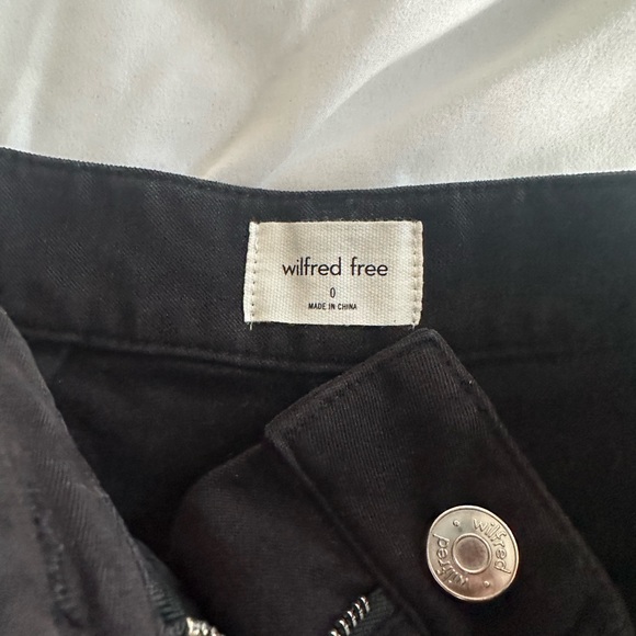 Wilfred Free - Brennan Shorts in Black from Aritzia - Picture 4 of 5